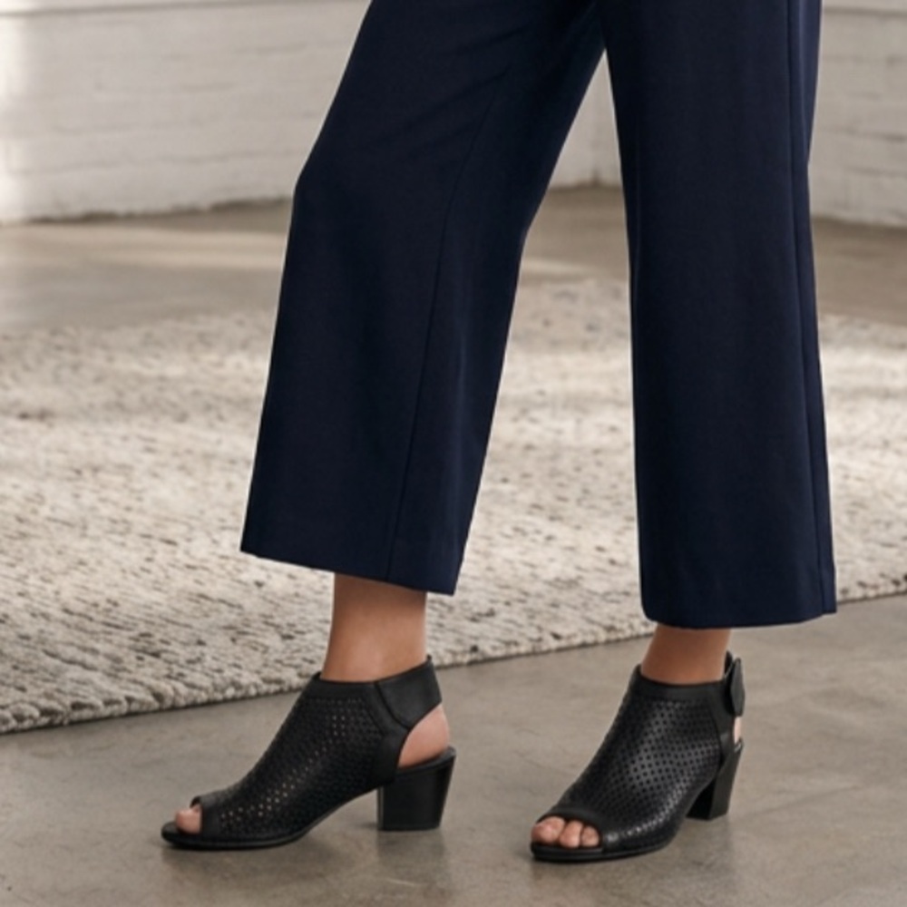 Black Perforated Peep-Toe Steve Madden leather Mules